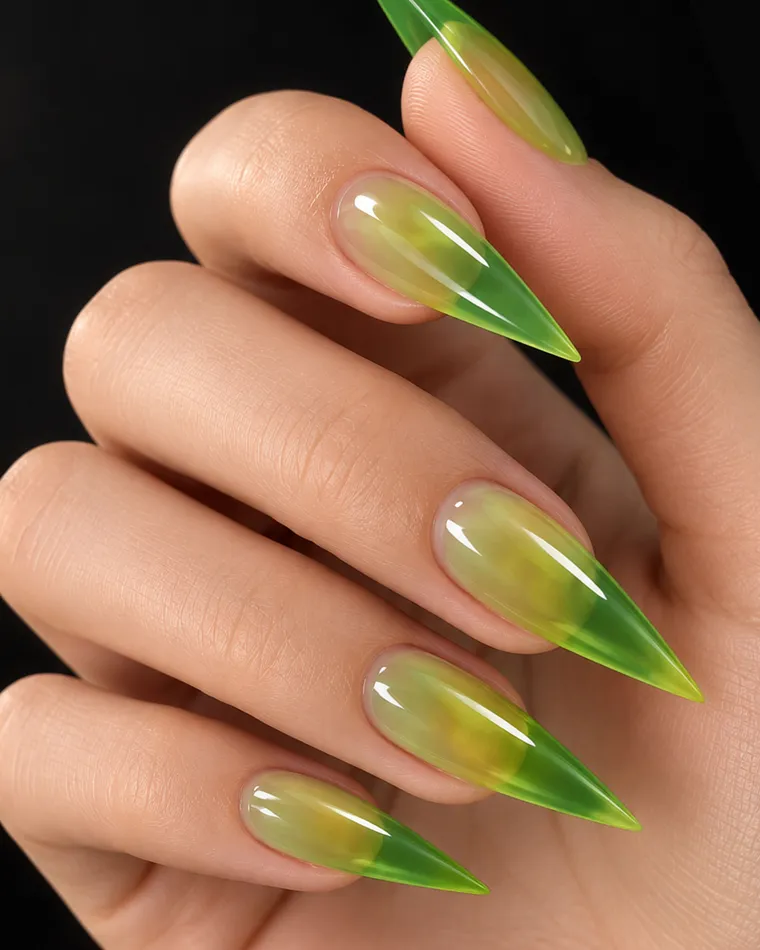 Uñas con el acabado Murano Bloom